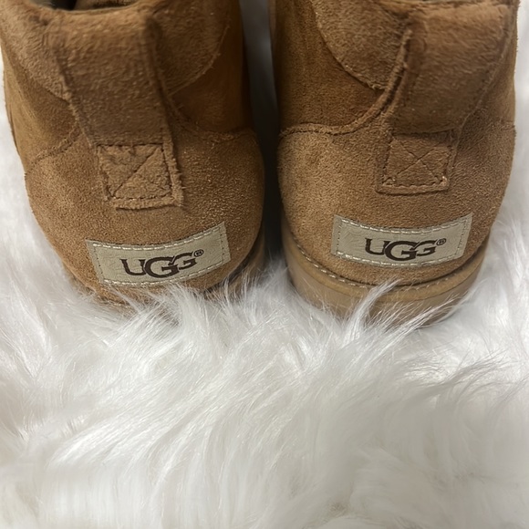 UGG Boots - Picture 3 of 5